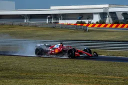 Ferrari brengt oude bekende terug in F1-auto tijdens natte bandentest Pirelli