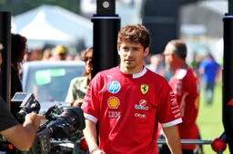 Os rumores distríram a Ferrari? Charles Leclerc reflete sobre um 'frustrante' Grande Prêmio: