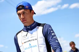 Albon hekelt 'spelregels' van de FIA: 'Ze willen dat we botsen'