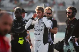 Brad Pitt, als Schauspiel vom APX GP-Fahrer schaut sich nach einer richtigen Rennkarriere um?