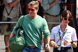 Brad Pitt maakt debuut in officiële Formule 1-auto na hoofdrol in 'F1'
