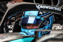Fuochi d'artificio in prima fila? Mr. Saturday Russell conquista la P1 davanti a Alien Verstappen