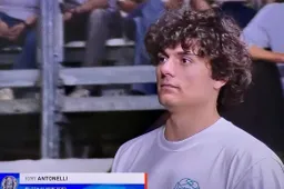 Unglaubliche Szene in Bologna, als Antonelli von italienischen Sendern mit seinem Doppelgänger verwechselt wird