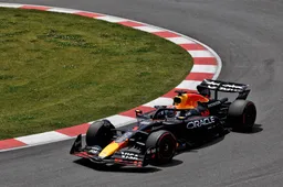 F1 LIVE | Norris beats Leclerc to go fastest, Russell follows