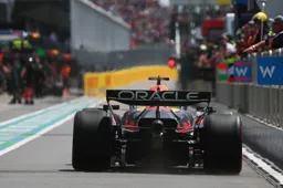 Max Verstappen ontsnapt nipt aan crash tijdens eerste vrije training in Canada