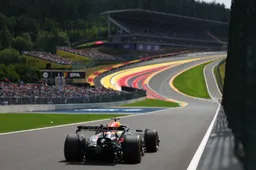Max Verstappen in Eau Rouge