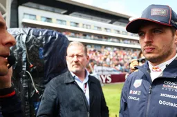Voormalig Red-Bull collega van Verstappen ziet groot dilemma voor Max