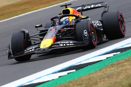 Verstappen op pole na magische ronde in Silverstone