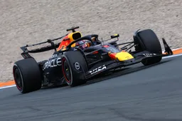 F1 LIVE | Piastri snatches pole from Norris