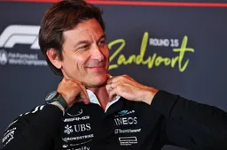 Toto Wolff vermaakt zich met 'fake nieuws': 'Er is ook een p*rnofilm met mijn gezicht'