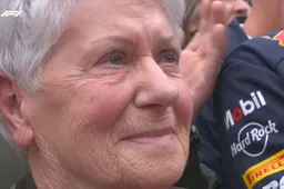 Oma Verstappen geëmotioneerd bij horen Nederlands volkslied na zege