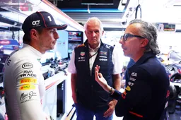 Verstappen zeer positief over teambaas Mekies: 'Aan hen stelt hij de juiste vragen'