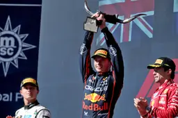 Verstappen deelt McLaren dreun uit en doet uitstekende zaken in Austin
