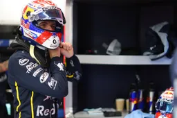 Verstappen daagt McLaren meteen uit aan de top in VT1 Singapore