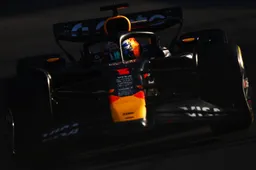 Verstappen op ruime achterstand van McLaren in VT3 in Mexico-Stad