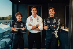 Wolff legt uit waarom Mercedes zo lang wachtte met Russell-deal