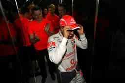 Hamilton sichert sich einen Titel in Brasilien inmitten eines beispiellosen Saisonfinales