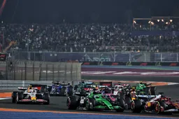 McLaren title blunder? Verstappen takes strategic advantage of the safety car