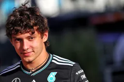 Ex-Fahrer prognostiziert: Youngster wird in der nächsten Saison mit Lewis Hamiltons Erfolg gleichziehen