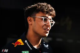 Lindblad earns Red Bull boss' praise after "not putting a foot wrong"