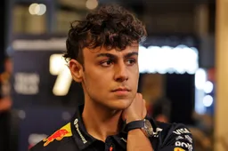 Lindblad treedt in de voetsporen van Verstappen, maar wil déze fout vermijden