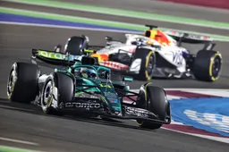 Verstappen en Norris gewaarschuwd voor ‘rijdende chicane’