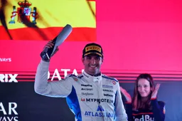 Sainz teilt ein Urlaubsfoto mit dem Weltmeister, während die F1-Saison 2026 näher rückt
