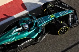 Aston Martin op laatste dag van F1-seizoen alsnog de snelste van het veld