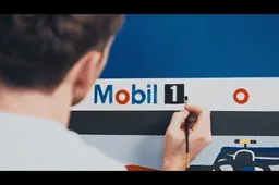 Verstappen en Red Bull onderdeel van enorm kunstwerk voor Honda