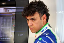 Red Bull-talent Lindblad maakt al grote indruk op zijn nieuwe team Racing Bulls