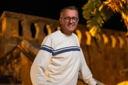 Jack Plooij steelt de show op Instagram met kerstgroet vol ‘ik’