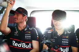 Verstappen neemt afscheid van Tsunoda met speciaal gebaar