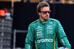 Alonso vol vraagtekens bij aankomst met Aston Martin in Barcelona