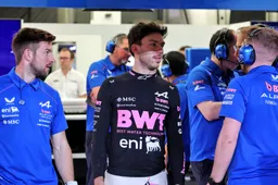 Oud-teamgenoot Verstappen kritisch op nieuwe F1-auto's: 'Voel me een passagier'