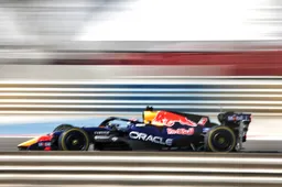 Verstappen derde tijdens ochtendsessie van vrijdag, Russell snelste in Bahrein wintertest