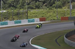 Bagnaia loopt Q2 mis, Marquez achter Bezzecchi in lastige MotoGP-training Thailand