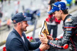 Bezzecchi 'ties the knot' with Aprilia: Italian rider pens long-term deal
