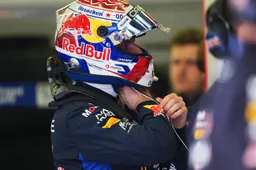 F1 LIVE | Verstappen geeft waarschuwing af, 'absurde' voorsprong Mercedes op Red Bull