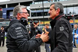 Oud-Formule 1-teambaas ontsnapt aan enorme vliegramp in Amerika