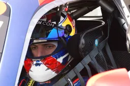 Verstappen showered with praise for ‘awesome racing’ in thrilling Nordschleife duel
