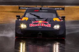 Verstappen thrills fans with jaw-dropping wet run at Fuji in GT machinery