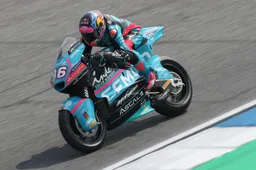 Thai GP Moto2 and Moto3 recap: Multiple red flags and photo finish