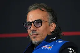 Mekies toont begrip voor Verstappen en slaat alarm