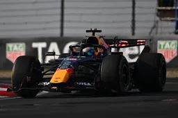 Verstappen kijkt tegen gigantisch gat aan naar ongenaakbaar Mercedes