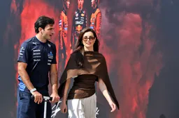 Sainz goes on trip to Italy with girlfriend to cheer on his world champion friend