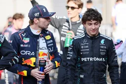 Verstappen en Antonelli gaan viral met opvallend ‘Mimi’-moment