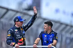 Oud-monteur Verstappen overtuigd dat Hadjar sneller ontwikkelt dan Max
