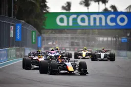 Chaos in Miami: Verstappen spint, Hadjar crasht en Gasly slaat over de kop