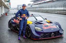 Verstappen maakt gehakt van concurrentie tijdens nieuw GT-debuut