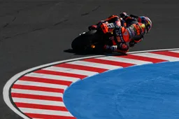 Moto2 Results: Manuel Gonzalez extends championship lead in Hungary